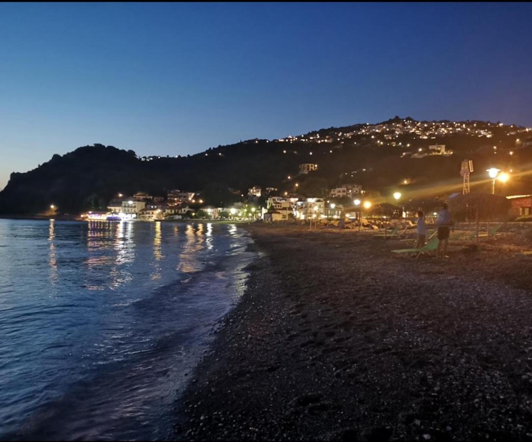 Markamar Loutraki  외부 사진